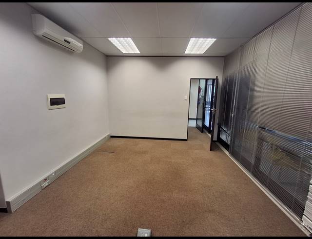 36M² OFFICE TO LET IN VINCENT
